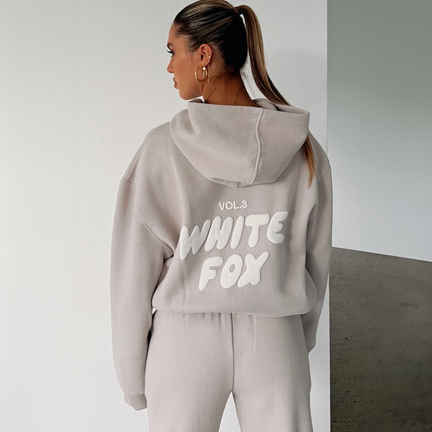 White Fox Hoodie+ Free Joggers - Urban-Utopia